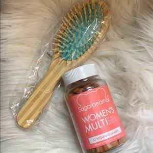 Sugar bear hair woman’s multi vitamin plus brush